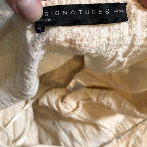 Ivory Scallop Romper - Picture 3 of 3